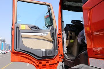 �й����� HOWO TX�ؿ� 440���� 6X4 ǣ����(����)(ZZ4257V324GF1)ͼƬ