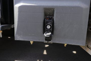 �й����� HOWO TX�ؿ� 440���� 6X4 ǣ����(����)(ZZ4257V324GF1)ͼƬ