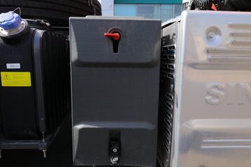 �й����� HOWO TX�ؿ� 440���� 6X4 ǣ����(����)(ZZ4257V324GF1)ͼƬ