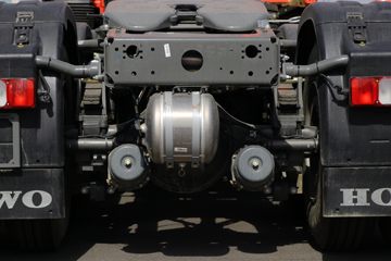 �й����� HOWO TX�ؿ� 440���� 6X4 ǣ����(����)(ZZ4257V324GF1)ͼƬ