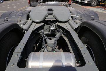 �й����� HOWO TX�ؿ� 440���� 6X4 ǣ����(����)(ZZ4257V324GF1)ͼƬ