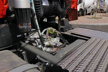 �й����� HOWO TX�ؿ� 440���� 6X4 ǣ����(����)(ZZ4257V324GF1)ͼƬ