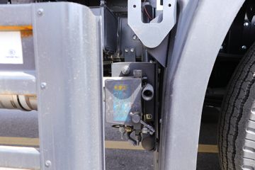 ���� �����A6LII�п� 220���� 4X2 6.8����ʽ�ػ���(����)(HFC5161XXYP3K2A5)ͼƬ