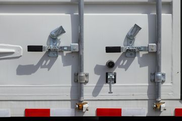 ���� �����A6LII�п� 220���� 4X2 6.8����ʽ�ػ���(����)(HFC5161XXYP3K2A5)ͼƬ