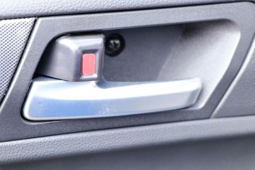 ���� ��½��E5 2018�� ������ 2.4L���� 136���� ���� ����˫��Ƥ��ͼƬ