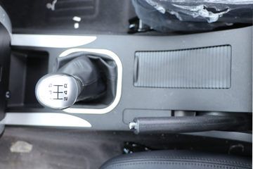 ���� ��½��E5 2018�� ������ 2.4L���� 136���� ���� ����˫��Ƥ��ͼƬ