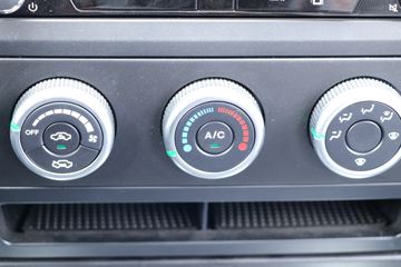 ���� ��½��E5 2018�� ������ 2.4L���� 136���� ���� ����˫��Ƥ��ͼƬ