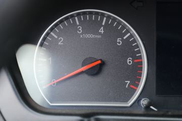 ���� ��½��E5 2018�� ������ 2.4L���� 136���� ���� ����˫��Ƥ��ͼƬ