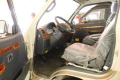 厦门金龙 金威 2019款 110马力 2-5座 2.0L汽油厢货封闭货车(国五)