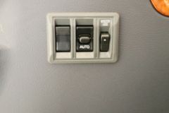 厦门金龙 金威 2019款 110马力 2-5座 2.0L汽油厢货封闭货车(国五)