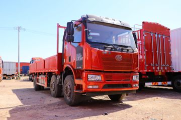 一汽解放 J6L中卡 创富版 220马力 6X2 6.8米栏板载货车(京六)(CA1160P62K1L5T3E6)