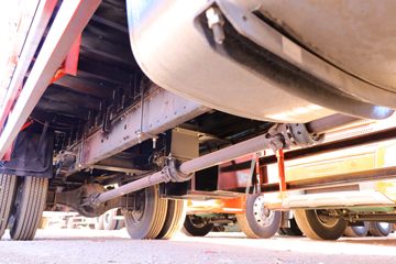 һ����� J6L�п� 220���� 4X2 8����ʽ�ػ���(����)(CA5160XXYP62K1L5E6)ͼƬ