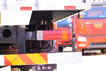 һ����� J6L�п� 220���� 4X2 8����ʽ�ػ���(����)(CA5160XXYP62K1L5E6)ͼƬ