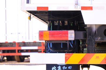 һ����� J6L�п� 220���� 4X2 8����ʽ�ػ���(����)(CA5160XXYP62K1L5E6)ͼƬ