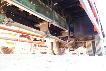 һ����� J6L�п� 220���� 4X2 8����ʽ�ػ���(����)(CA5160XXYP62K1L5E6)ͼƬ