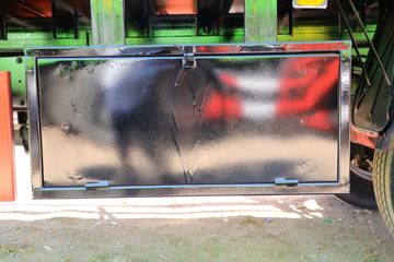 һ����� J6L�п� 220���� 4X2 8����ʽ�ػ���(����)(CA5160XXYP62K1L5E6)ͼƬ