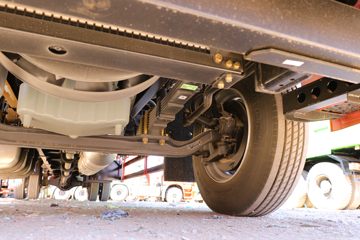 һ����� J6L�п� 220���� 4X2 8����ʽ�ػ���(����)(CA5160XXYP62K1L5E6)ͼƬ