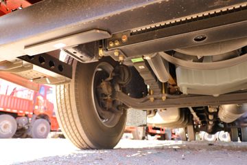 һ����� J6L�п� 220���� 4X2 8����ʽ�ػ���(����)(CA5160XXYP62K1L5E6)ͼƬ