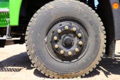 青岛解放 JH6重卡 400马力 6X4 5.4米自卸车底盘(国六)