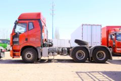 一汽解放 新J6P重卡 质惠版 420马力 6X4牵引车(CA4250P66K24T1A1E5Z)
