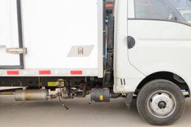 锐航X1&nbsp;冷藏车底盘图片