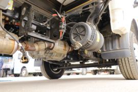 锐航X1&nbsp;冷藏车底盘图片