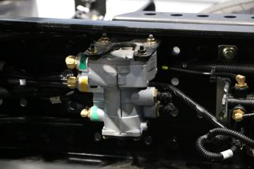 ���� ŷ��EST-A 6ϵ�ؿ� ��Խ�� 560���� 6X4 AMT�Զ���ǣ����(����)ͼƬ