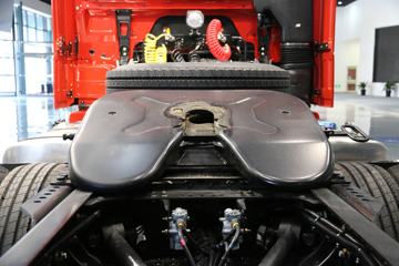 ���� ŷ��EST-A 6ϵ�ؿ� ��Խ�� 560���� 6X4 AMT�Զ���ǣ����(����)ͼƬ