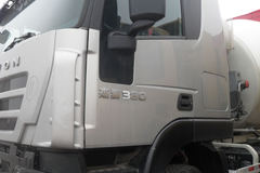 上汽红岩 杰狮 380马力 6X4 混凝土搅拌车(CQ5254GJBHTG414)