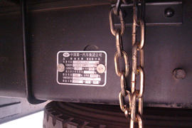 一汽解放底盘&nbsp;平板运输车底盘图片