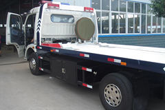 东风 多利卡D8 120马力 4X2 清障车(程力威牌)(CLW5070TQZP3)