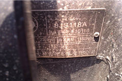 东风柳汽 霸龙重卡 260马力 8X2 9.6米栏板载货车(LZ1313PEL)