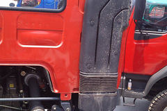 东风柳汽 霸龙重卡 260马力 8X2 9.6米栏板载货车(LZ1313PEL)