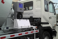 东风日产柴 优迪狮 320马力 6X4 混凝土搅拌车(华建牌)(DND5243GJBCWB452K)