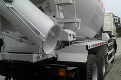 东风日产柴 优迪狮 320马力 6X4 混凝土搅拌车(华建牌)(DND5243GJBCWB452K)