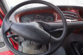 一汽解放底盘&nbsp;粉粒物料运输车驾驶室图片