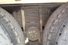 一汽解放底盘&nbsp;粉粒物料运输车底盘图片