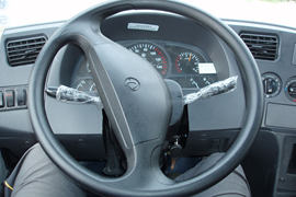 东风商用车底盘&nbsp;平板运输车驾驶室图片