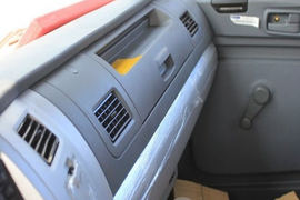 福田欧曼底盘&nbsp;平板运输车驾驶室图片