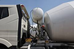 解放 奥威 320马力 6X4 混凝土搅拌车(凌宇牌)(CLY5255GJB2)