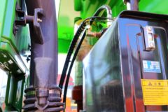 青岛解放 JH6重卡 400马力 6X4 5.8米自卸车(国六)