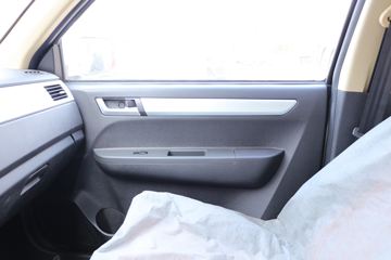 �������� ����F30 2019�� ��׼�� 1.5L���� 116���� ˫�Ŷ����Ƥ��(����)ͼƬ