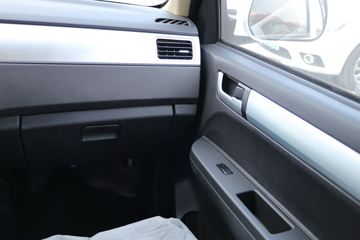 �������� ����F30 2019�� ��׼�� 1.5L���� 116���� ˫�Ŷ����Ƥ��(����)ͼƬ