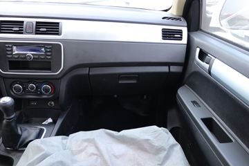 �������� ����F30 2019�� ��׼�� 1.5L���� 116���� ˫�Ŷ����Ƥ��(����)ͼƬ