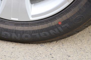 �������� ����F30 2019�� ��׼�� 1.5L���� 116���� ˫�Ŷ����Ƥ��(����)ͼƬ