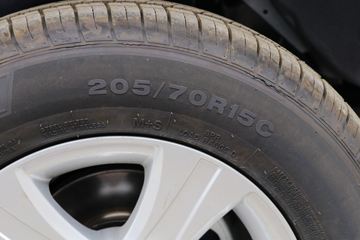 �������� ����F30 2019�� ��׼�� 1.5L���� 116���� ˫�Ŷ����Ƥ��(����)ͼƬ