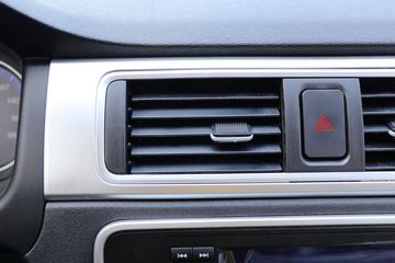 �������� ����F30 2019�� ��׼�� 1.5L���� 116���� ˫�Ŷ����Ƥ��(����)ͼƬ