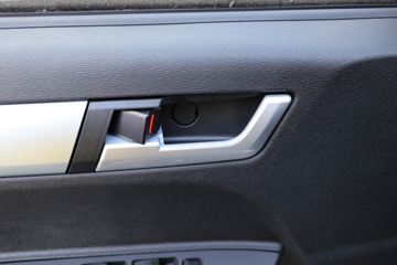 �������� ����F30 2019�� ��׼�� 1.5L���� 116���� ˫�Ŷ����Ƥ��(����)ͼƬ