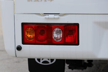 �������� ����F30 1.5L���� 116���� ˫�ų����Ƥ��(����)ͼƬ