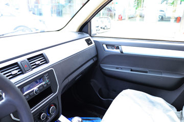 �������� ����F30 1.5L���� 116���� ˫�ų����Ƥ��(����)ͼƬ